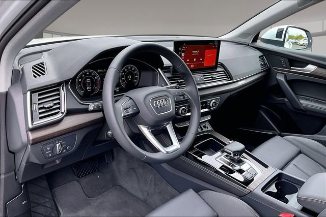 Used 2025 Audi Q5 2.0T Premium Plus w/ Premium Plus Package AWD/4WD image 17