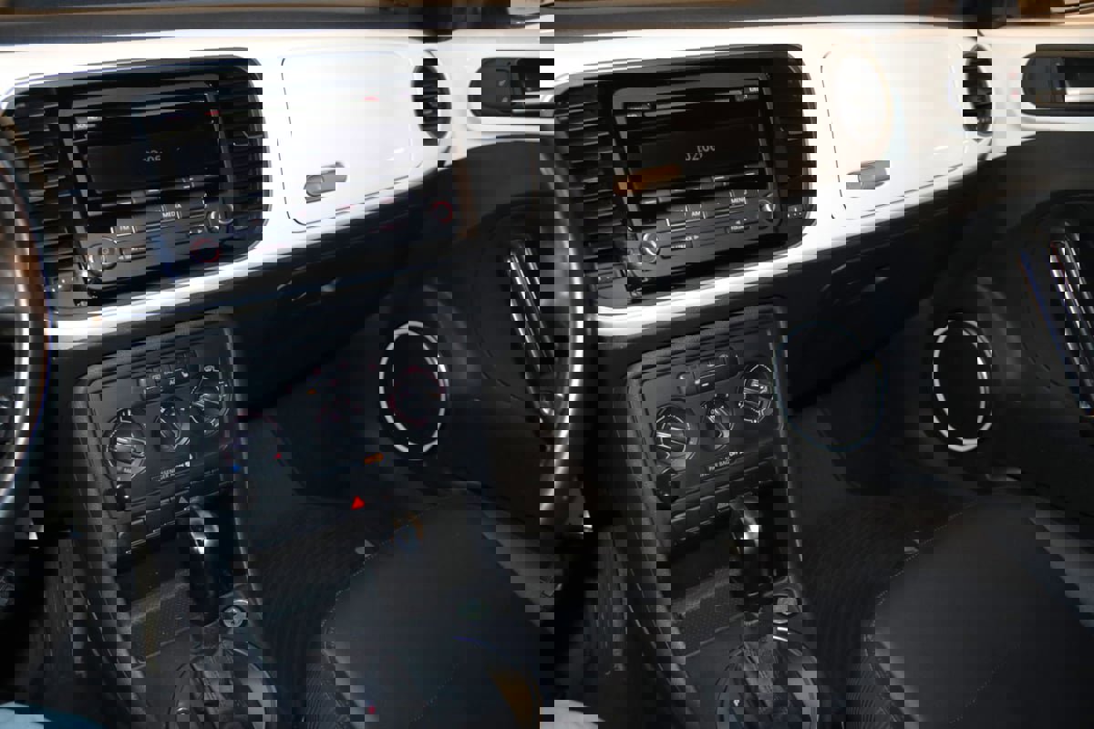 Used 2012 Volkswagen Beetle 2.5 image 41