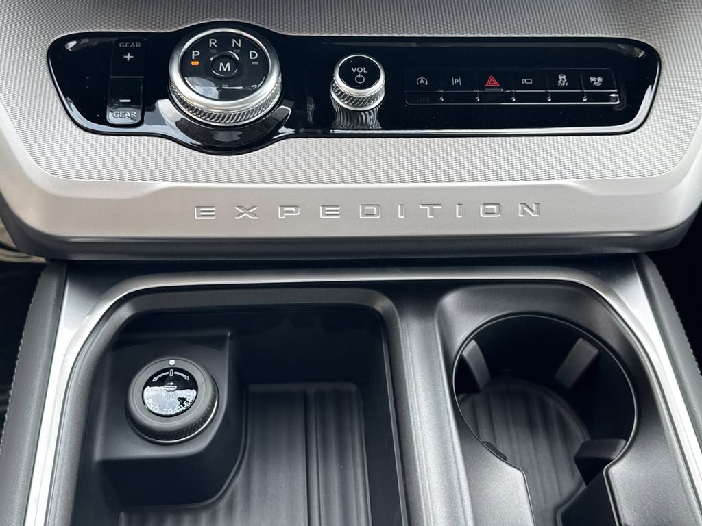 New 2026 Ford Expedition Max Active RWD image 30