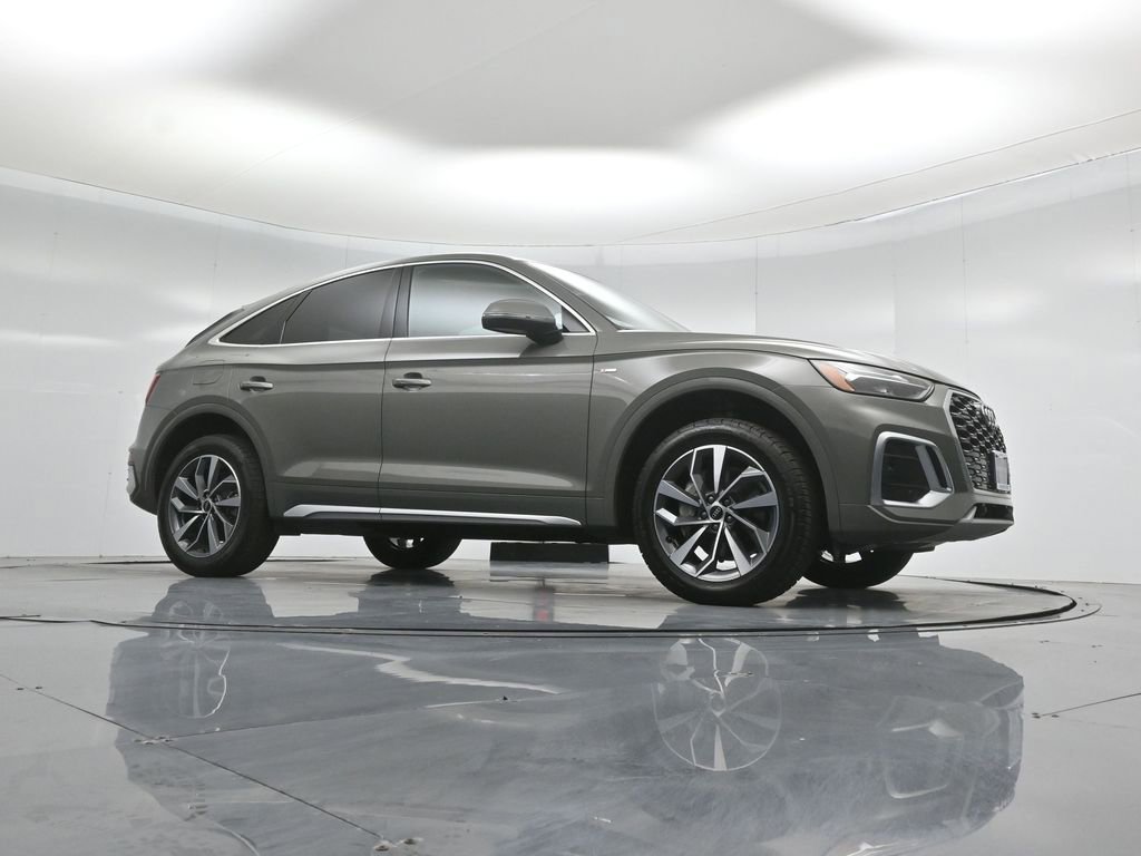 Used 2023 Audi Q5 2.0T Premium w/ Convenience Package image 4