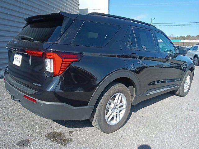 Used 2025 Ford Explorer Active image 3