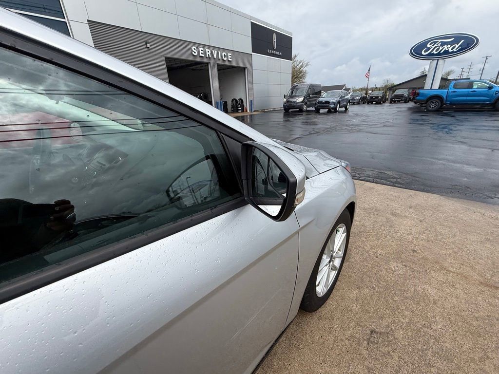 Certified 2017 Ford Focus SE image 13