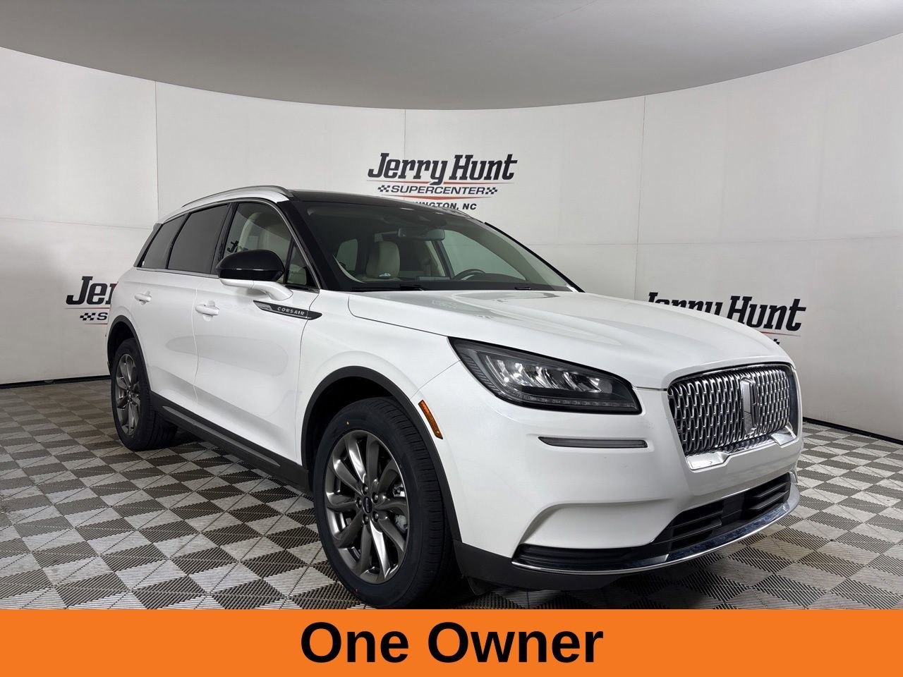 Used 2022 Lincoln Corsair FWD w/ Premium Package image 4