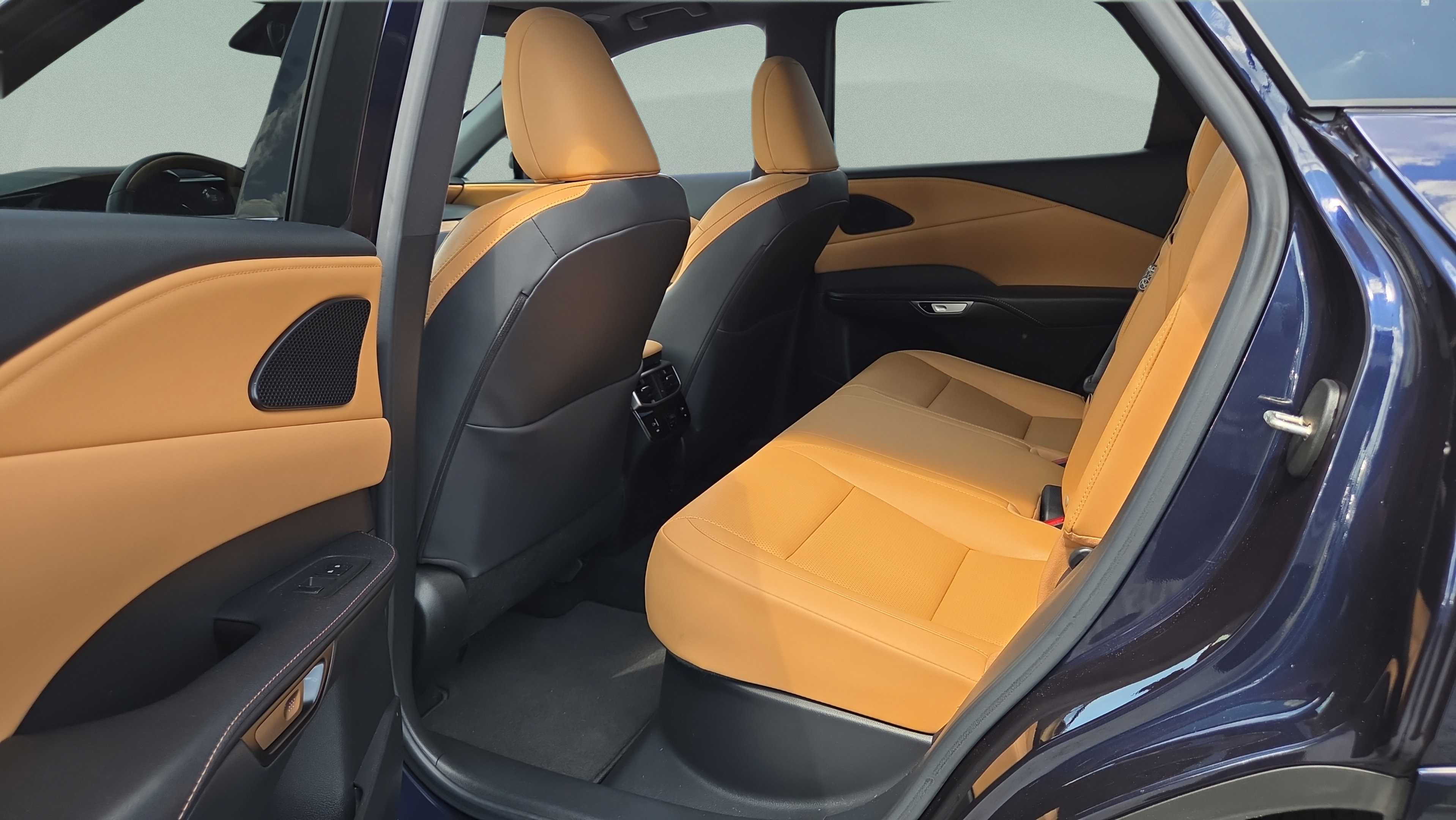 Used 2023 Lexus RX 350 Premium Plus w/ Accessory Package (Z1) FWD image 11