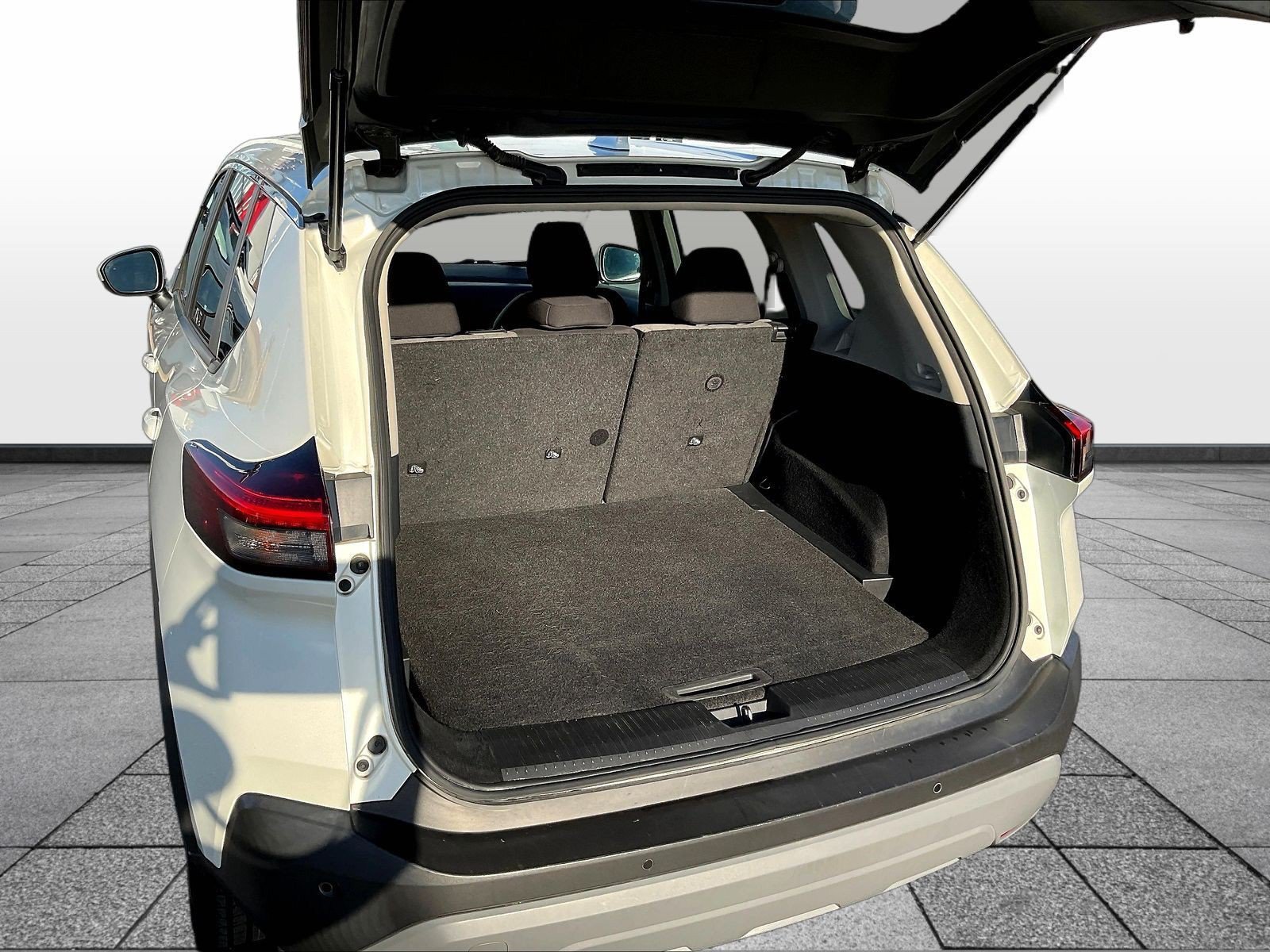 Certified 2023 Nissan Rogue SV AWD/4WD image 9