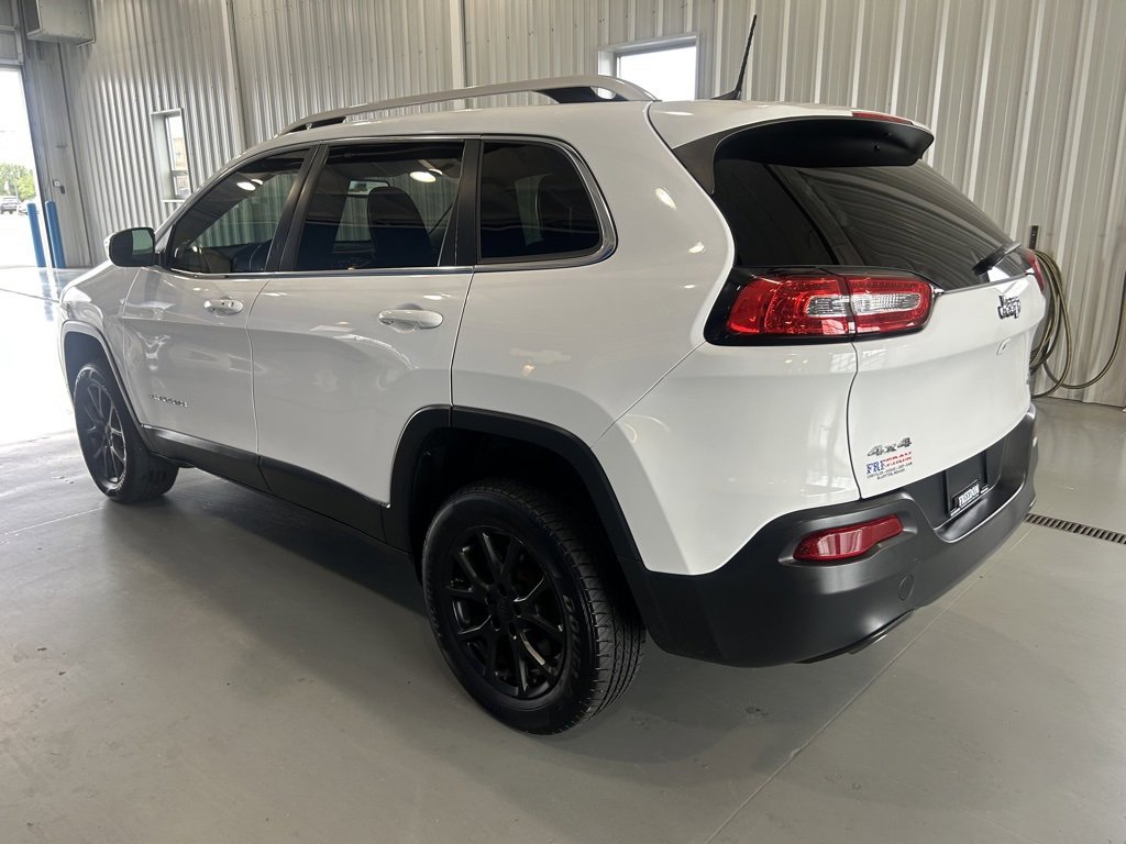 Used 2018 Jeep Cherokee Latitude Plus w/ Cold Weather Group image 4