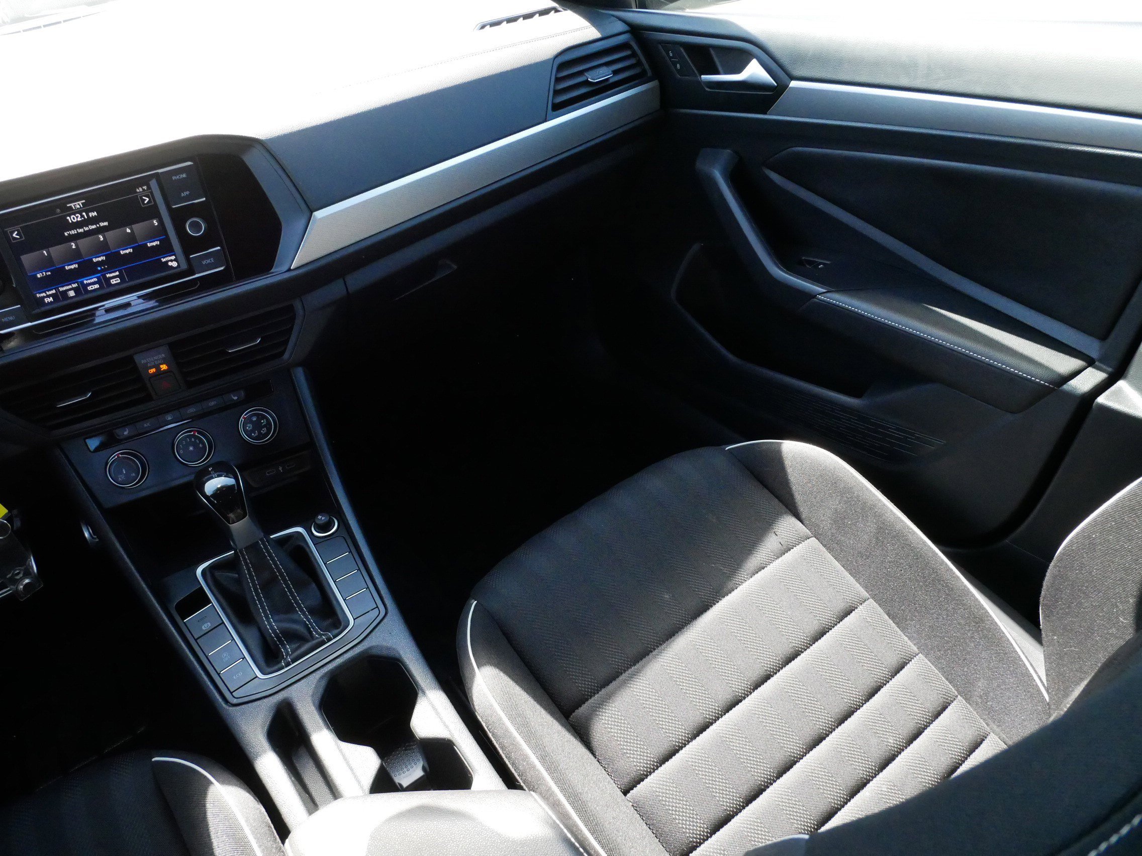 Certified 2024 Volkswagen Jetta Sport FWD image 11