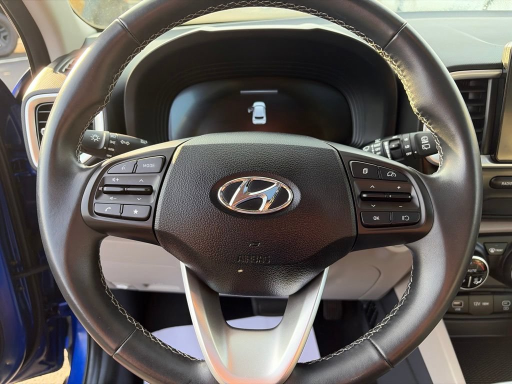 Used 2025 Hyundai Venue SEL FWD image 23
