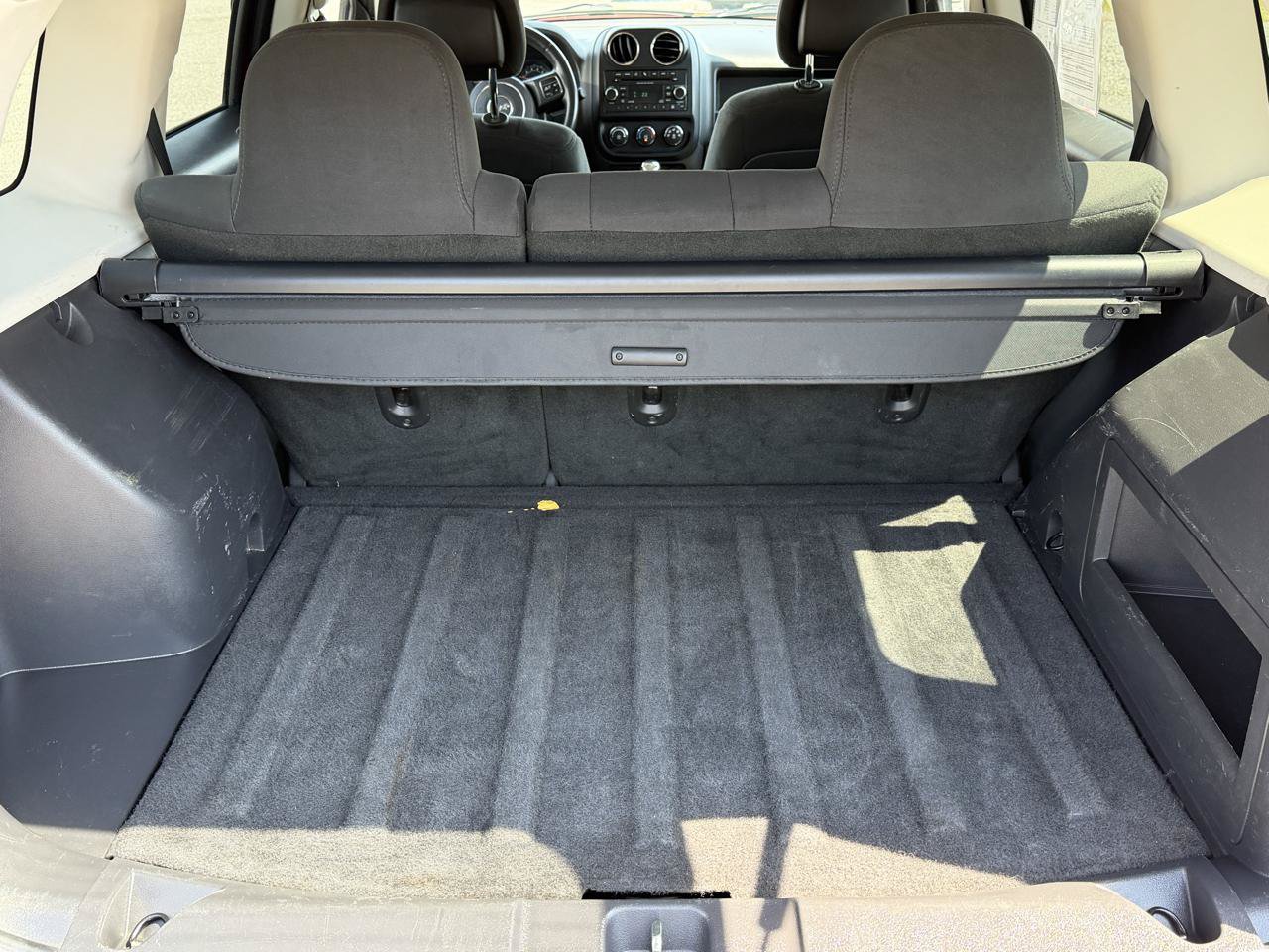 Used 2014 Jeep Patriot Latitude FWD image 12