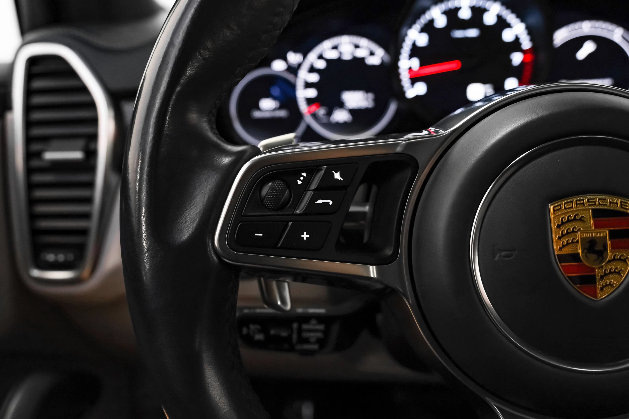 Used 2019 Porsche Cayenne AWD/4WD image 11