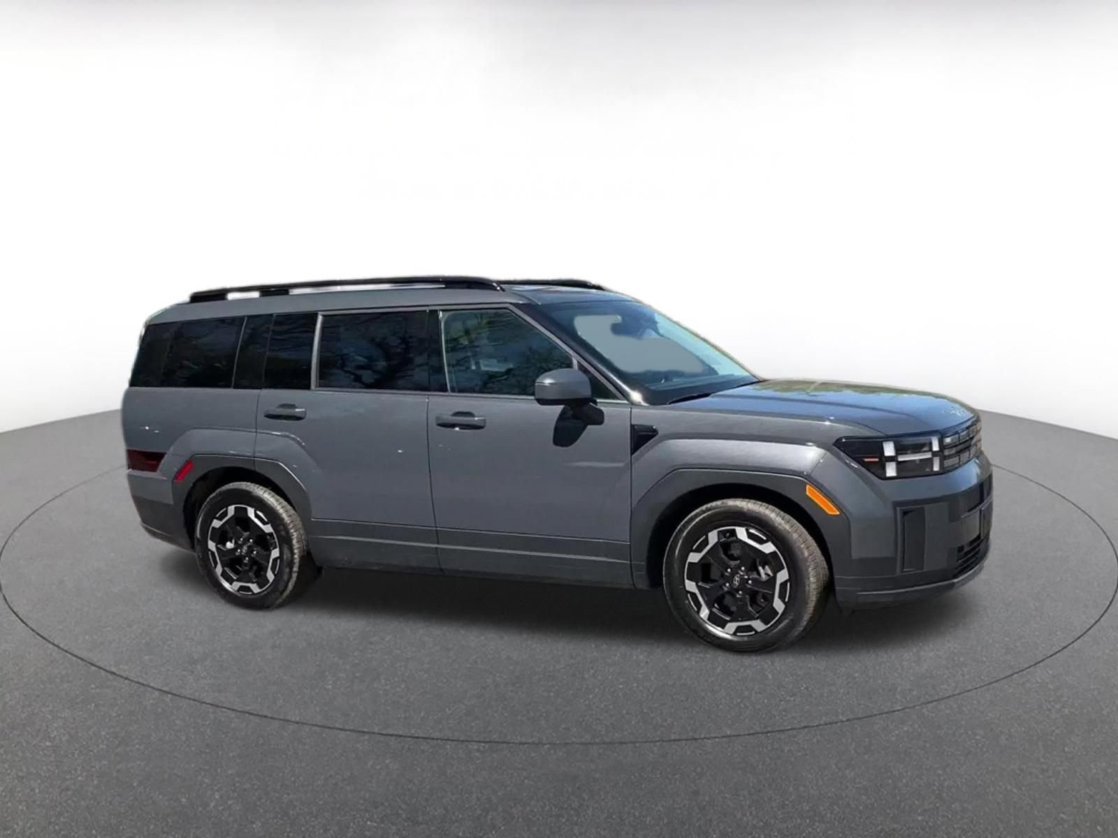 Used 2025 Hyundai Santa Fe SEL image 2