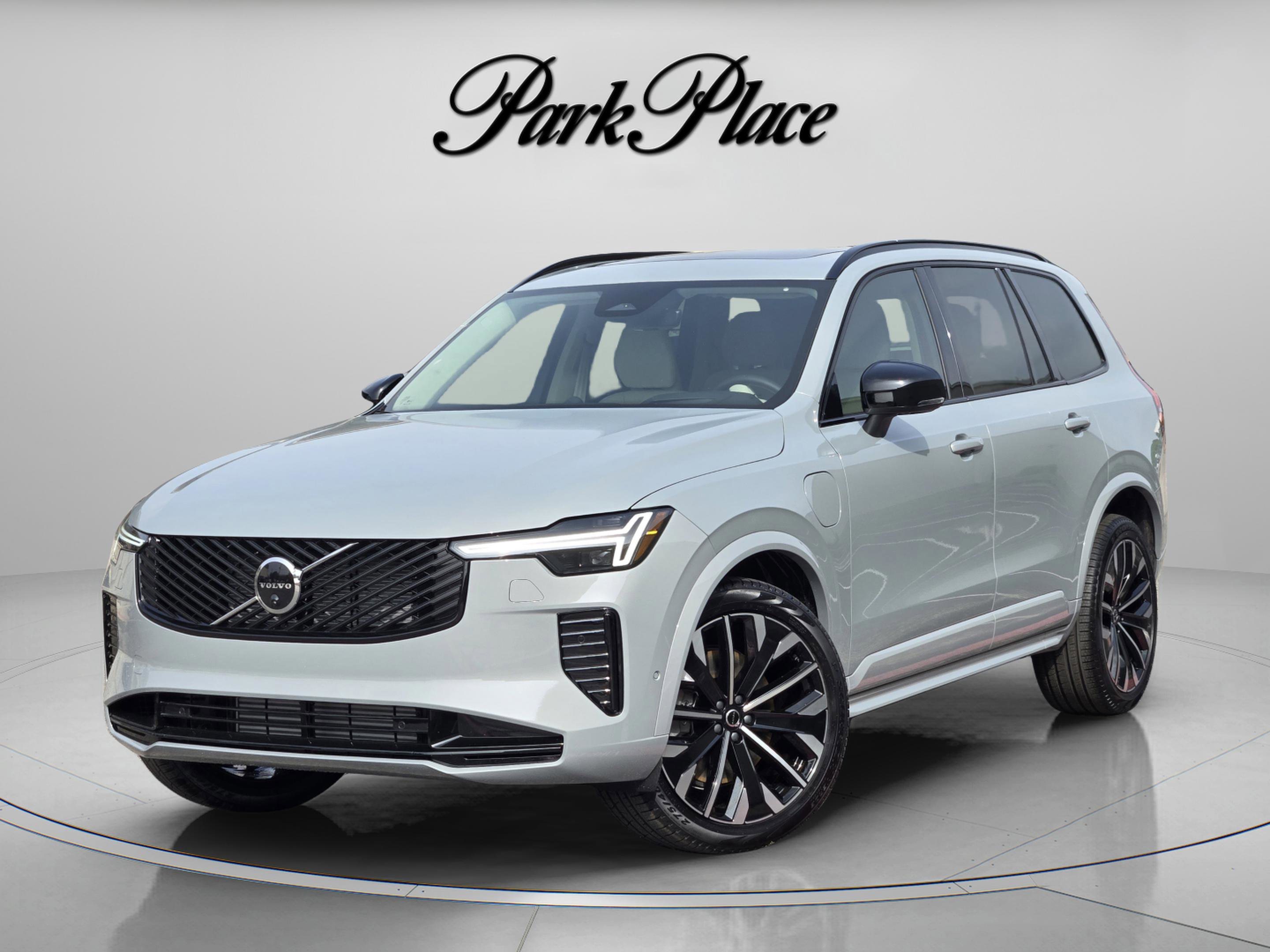 New 2026 Volvo XC90 T8 Ultra w/ Lounge Package