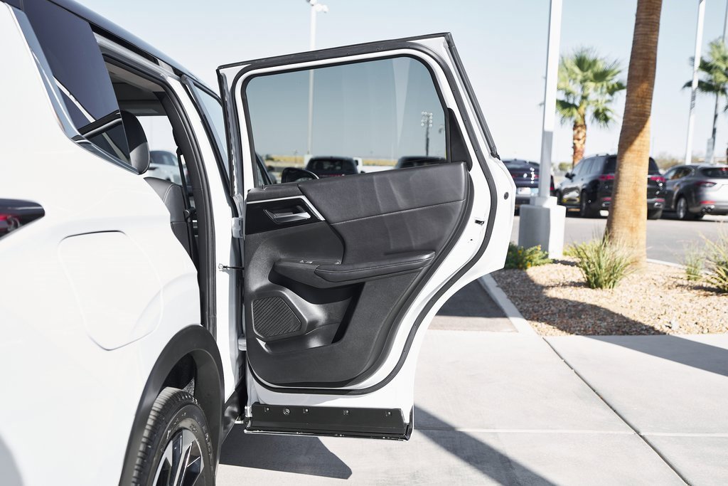 Used 2024 Mitsubishi Outlander Ralliart image 13