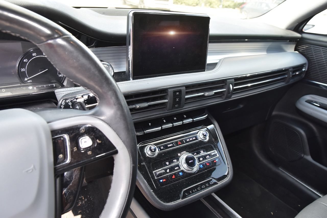 Used 2022 Lincoln Corsair AWD w/ Premium Package image 8