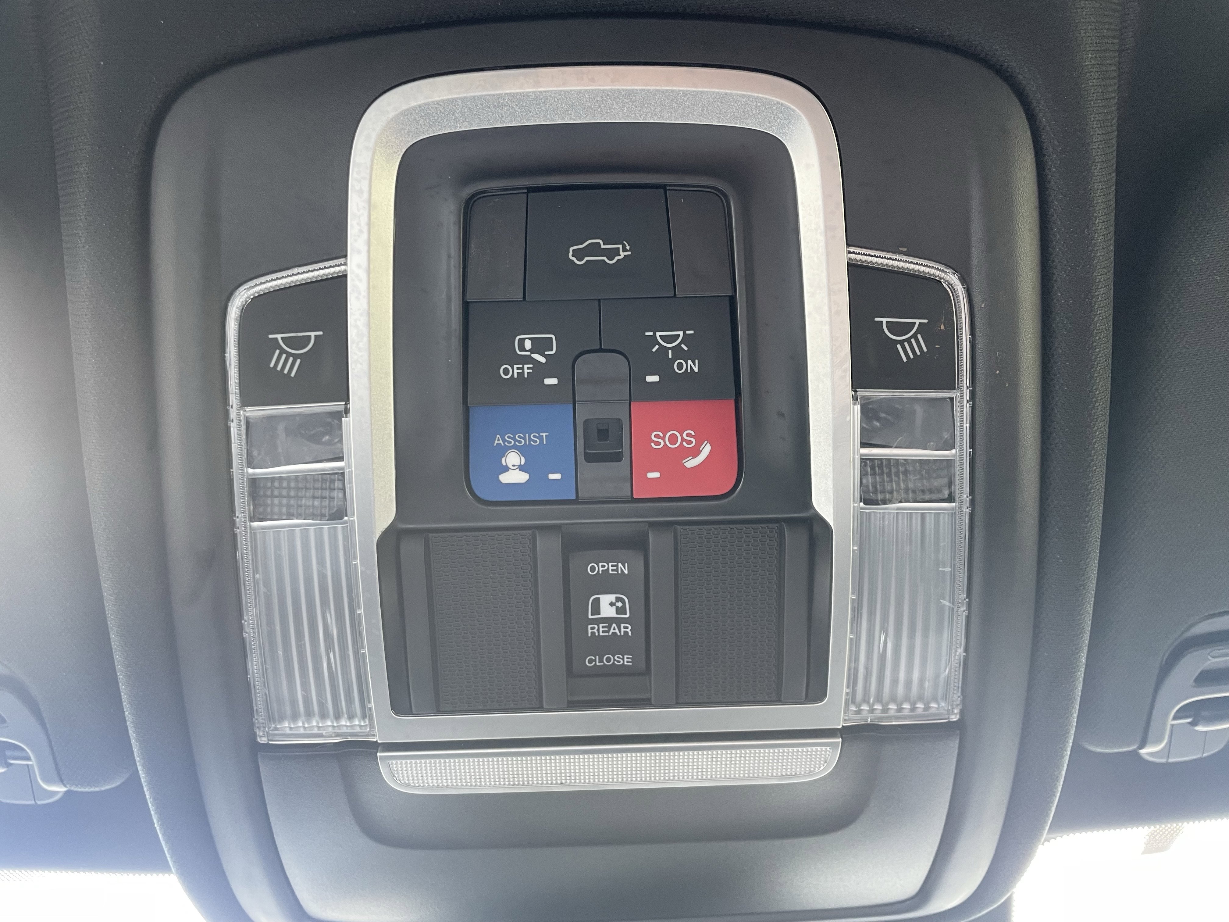 Used 2023 RAM 1500 Limited w/ Body Color Bumper Group image 29