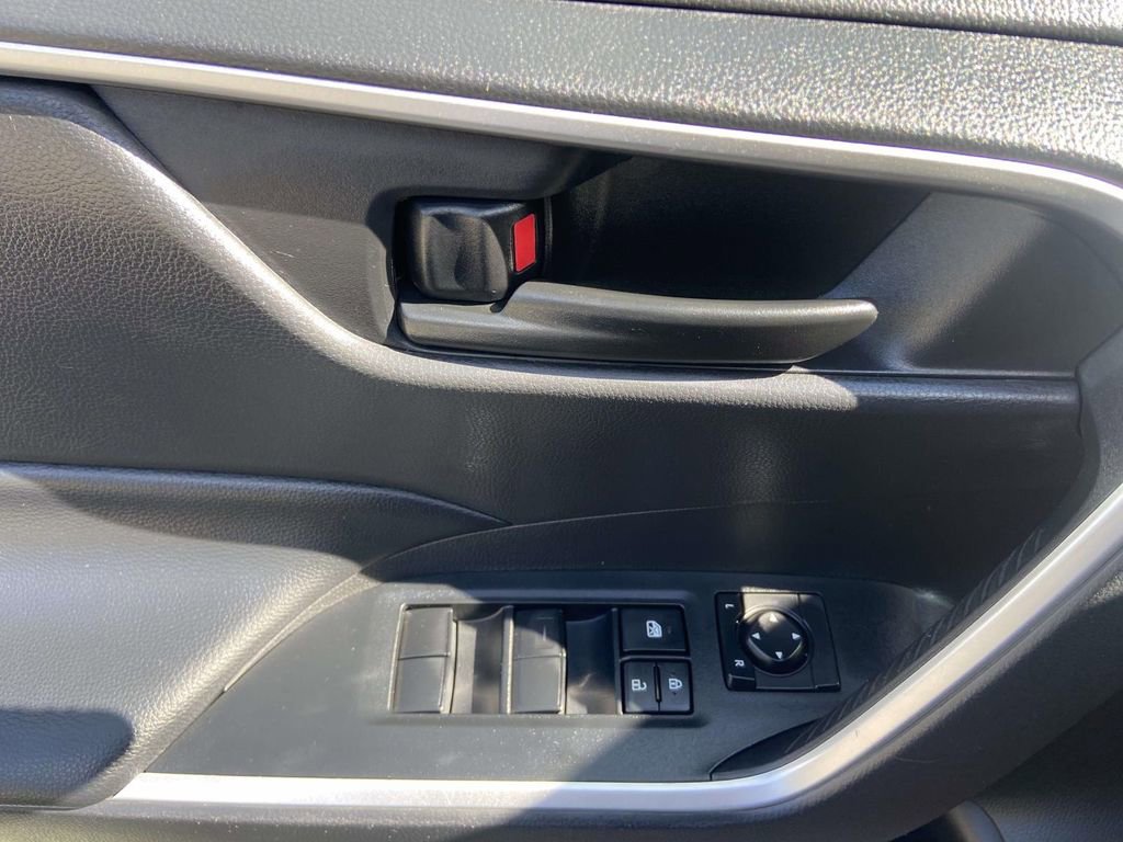 Used 2023 Toyota RAV4 LE image 14