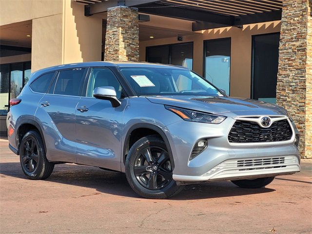Certified 2023 Toyota Highlander LE image 2