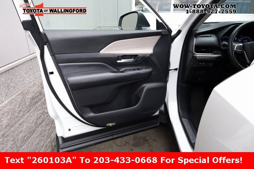 Used 2024 Toyota Grand Highlander Limited image 37