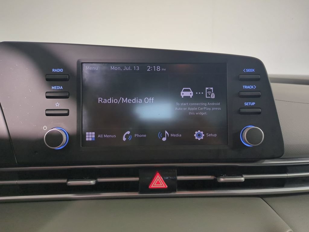 Used 2025 Hyundai Elantra SE FWD image 19