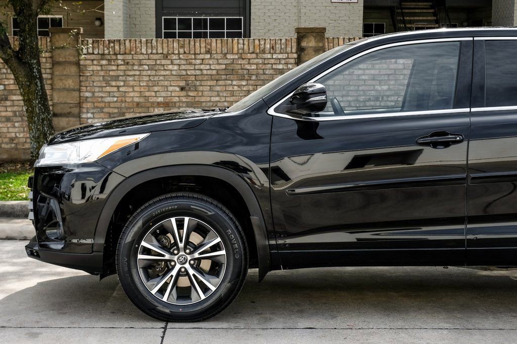Used 2017 Toyota Highlander Plus image 21
