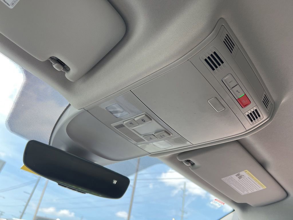 Certified 2023 Volkswagen Taos SE FWD image 23