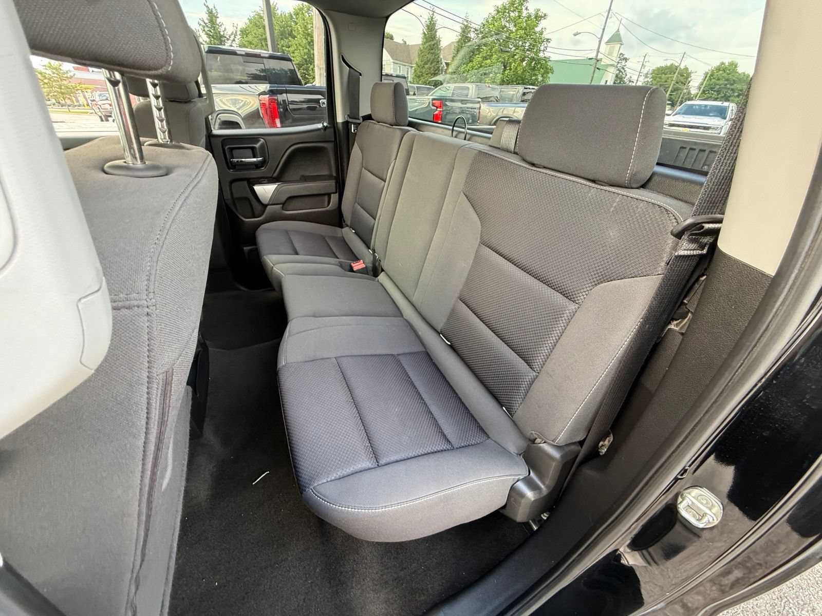 Used 2018 Chevrolet Silverado 1500 LT AWD/4WD image 19