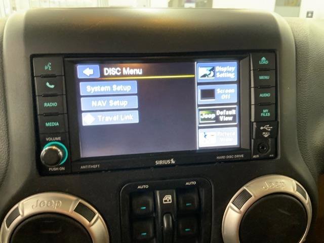 Used 2017 Jeep Wrangler Unlimited Rubicon w/ Connectivity Group image 18