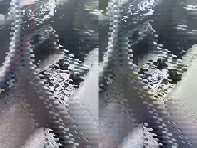 Used 2023 Honda Pilot Elite image 16