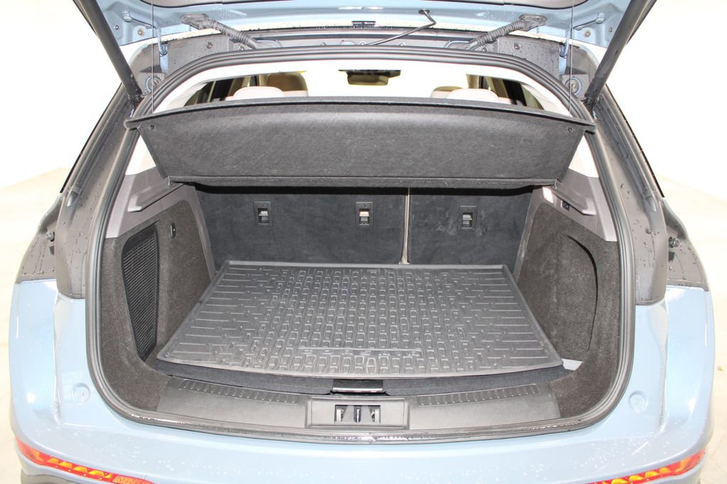 Used 2023 Lincoln Corsair Reserve w/ Equipment Group 201A image 15