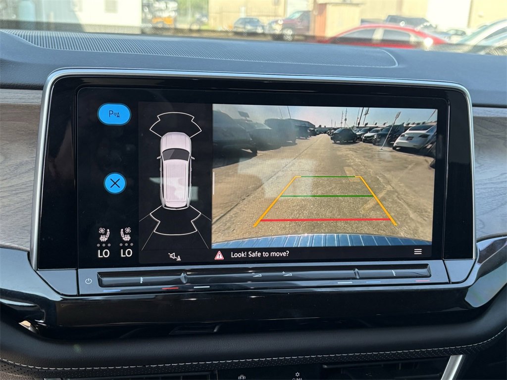 Used 2024 Volkswagen Atlas SE image 21