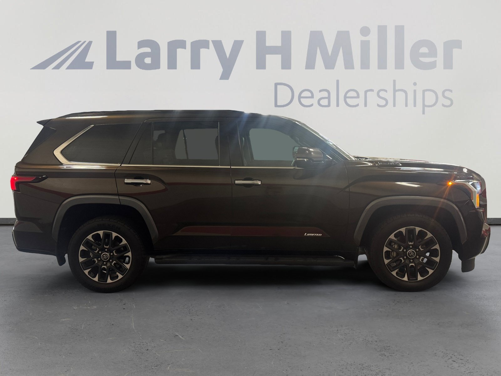 Used 2023 Toyota Sequoia Limited RWD image 6