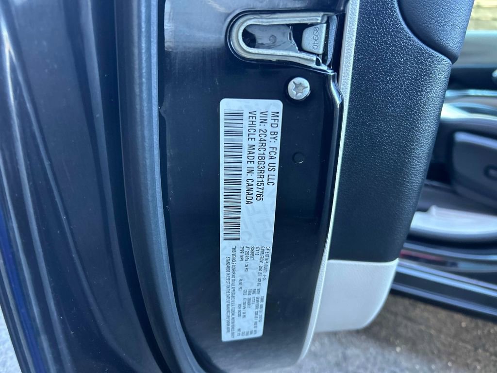 Used 2024 Chrysler Pacifica Touring-L image 33