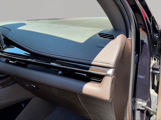 Used 2024 Cadillac Escalade ESV Premium Luxury AWD/4WD image 29