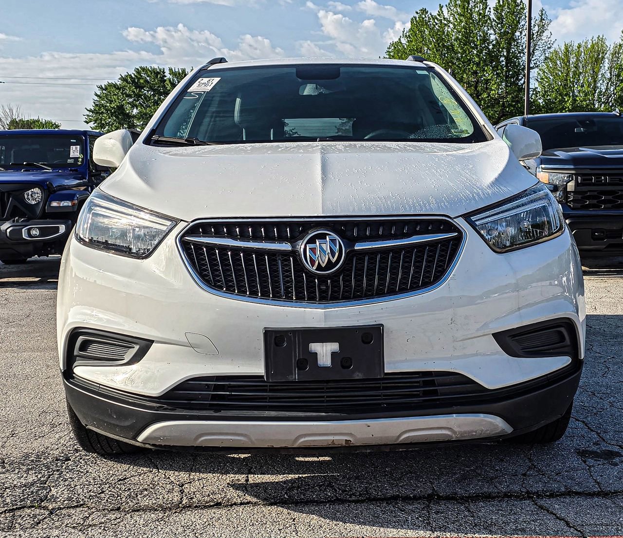 Used 2021 Buick Encore Preferred w/ Safety Package AWD/4WD image 2