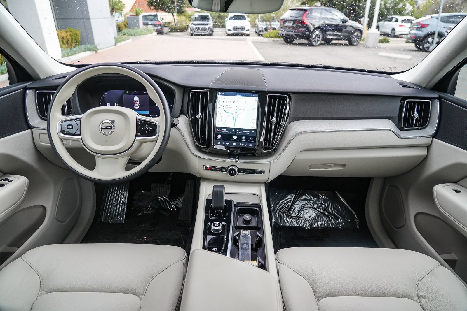 Used 2023 Volvo XC60 T8 Plus AWD/4WD image 14