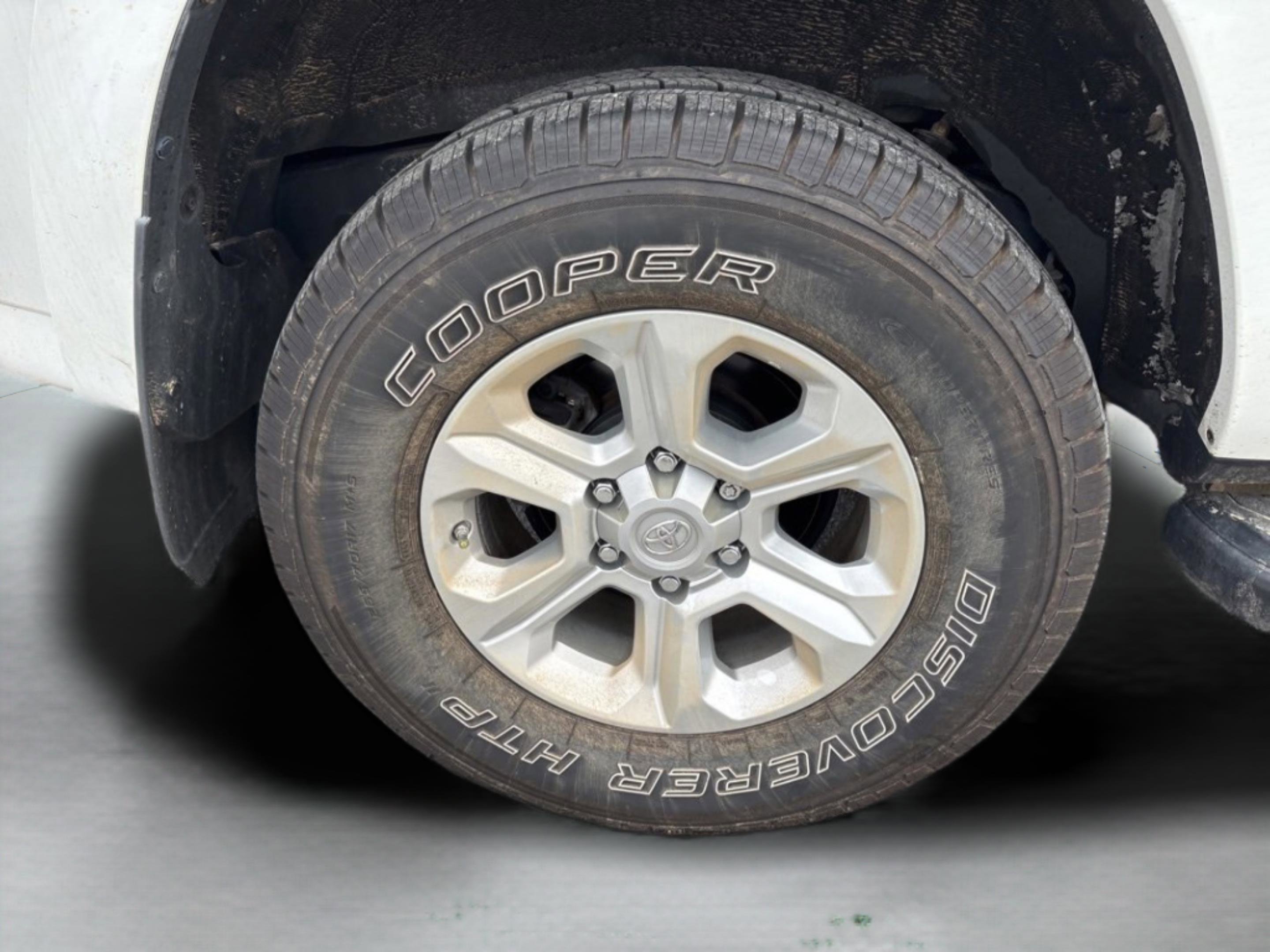 Used 2018 Toyota 4Runner SR5 image 41