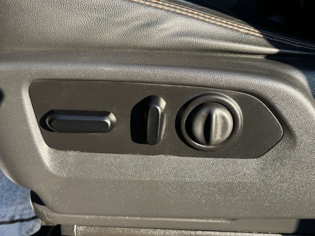 Used 2020 GMC Sierra 1500 AT4 w/ AT4 Preferred Package image 11