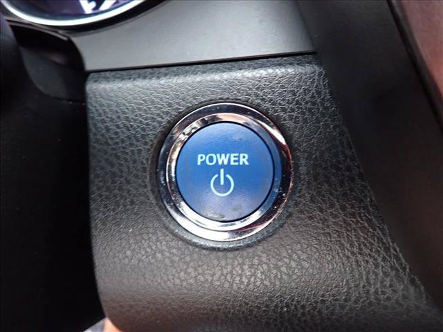 Used 2020 Toyota Camry XLE w/ Sunroof Package FWD image 22