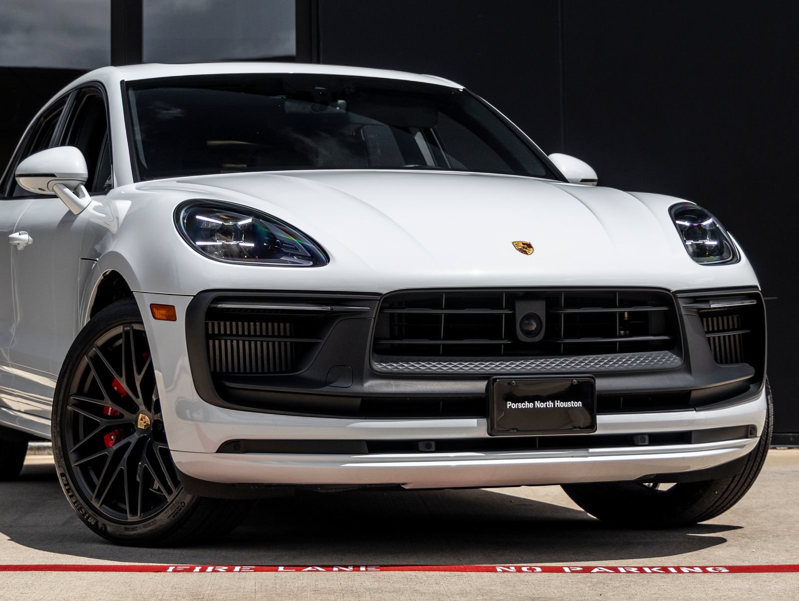 Certified 2024 Porsche Macan GTS AWD/4WD image 9