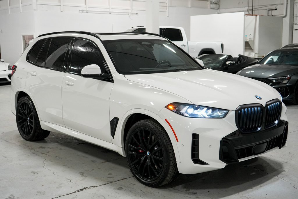 Used 2024 BMW X5 xDrive40i w/ M Sport Package image 8