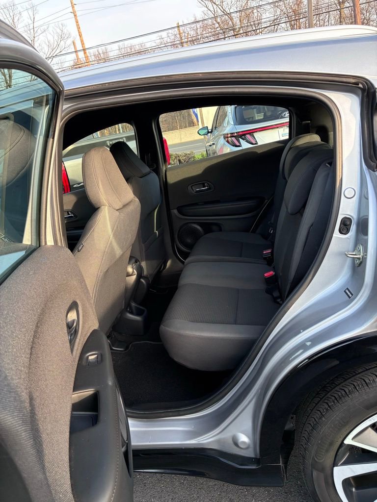 Used 2019 Honda HR-V Sport image 46