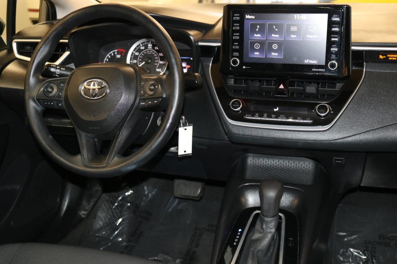 Used 2022 Toyota Corolla LE image 19