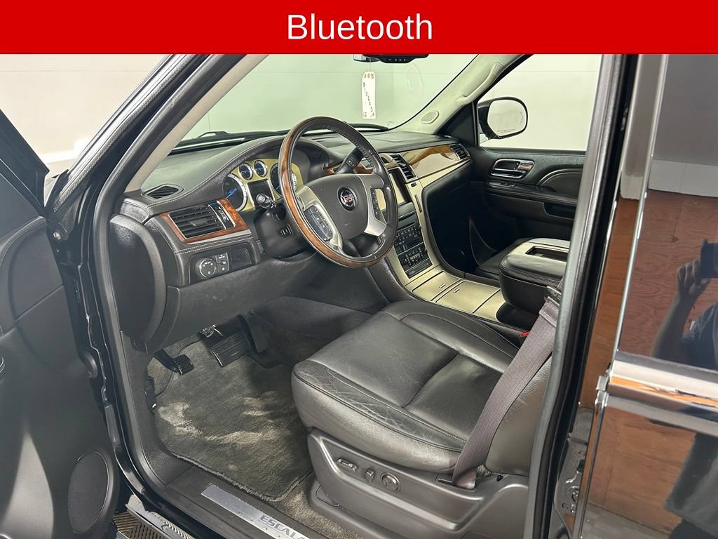 Used 2013 Cadillac Escalade Platinum AWD/4WD image 8