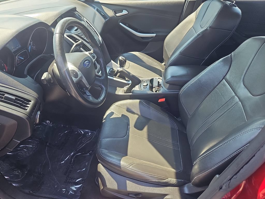 Used 2014 Ford Focus SE w/ Equipment Group 201A FWD image 26