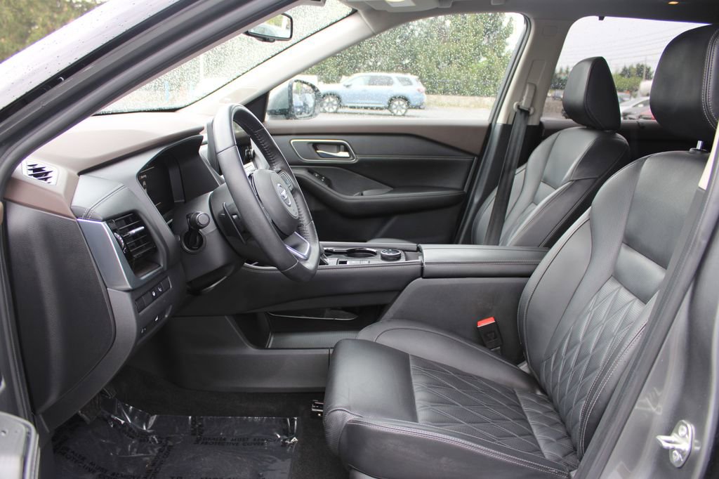 Used 2021 Nissan Rogue Platinum AWD/4WD image 11