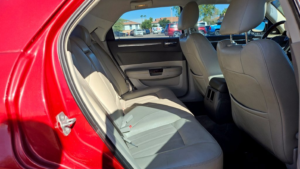 Used 2009 Chrysler 300 C RWD image 22