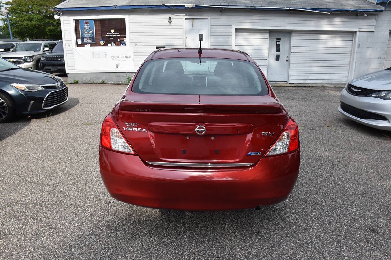 Used 2014 Nissan Versa SV FWD image 5