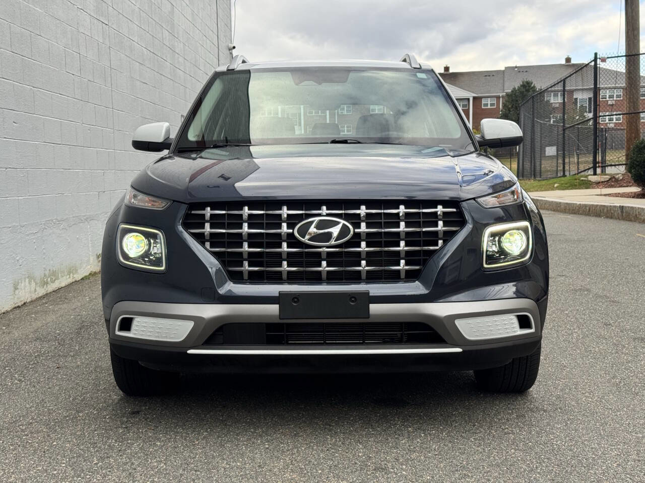 Used 2023 Hyundai Venue Limited w/ Cargo Package image 3