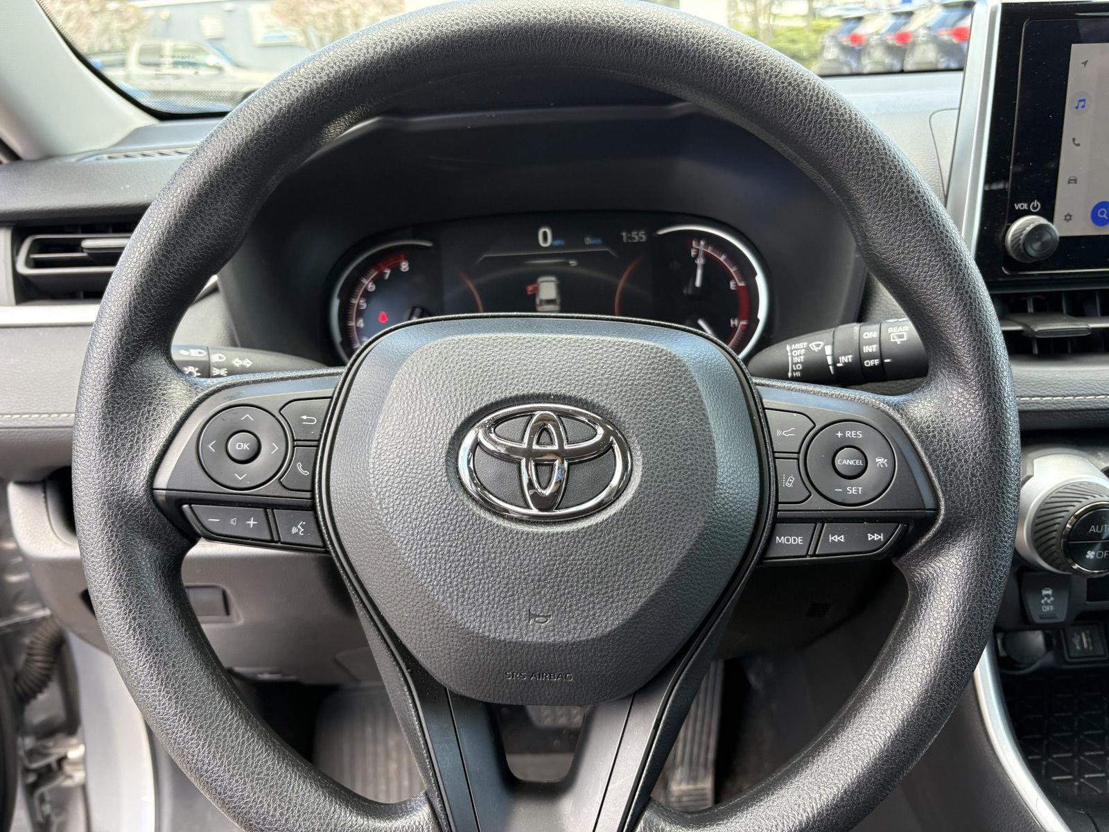 Used 2025 Toyota RAV4 XLE AWD/4WD image 11
