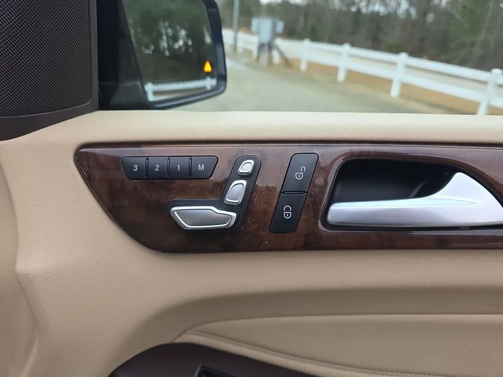 Used 2017 Mercedes-Benz GLS 450 4MATIC image 54